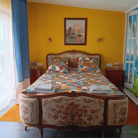 Chez Vladimir Hotel Criquebeuf-en-Caux Eksteriør billede